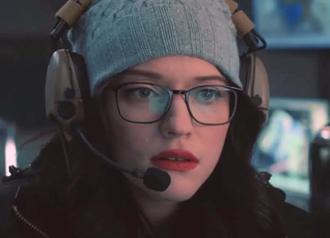 kat dennings as darcy lewis